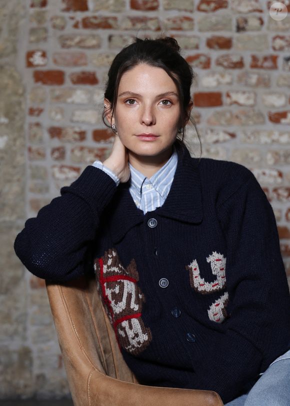 Si l'actrice a débuté sur grand écran à 10 ans à peine, elle n'a pas pour autant choisi de se lancer dans le cinéma dès le lycée terminé...

Rendez-vous avec Joséphine Japy lors de la 15ème édition du "Festival 2 Cinema de Valenciennes, le 27 septembre 2025. Crédit Denis Guignebourg / Bestimage