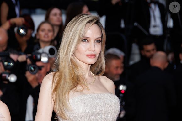 Angelina Jolie - Montée des marches du film « Eddington » lors du 78ème Festival International du Film de Cannes, au Palais des Festivals à Cannes. Le 16 mai 2025
© Jacovides-Moreau / Bestimage