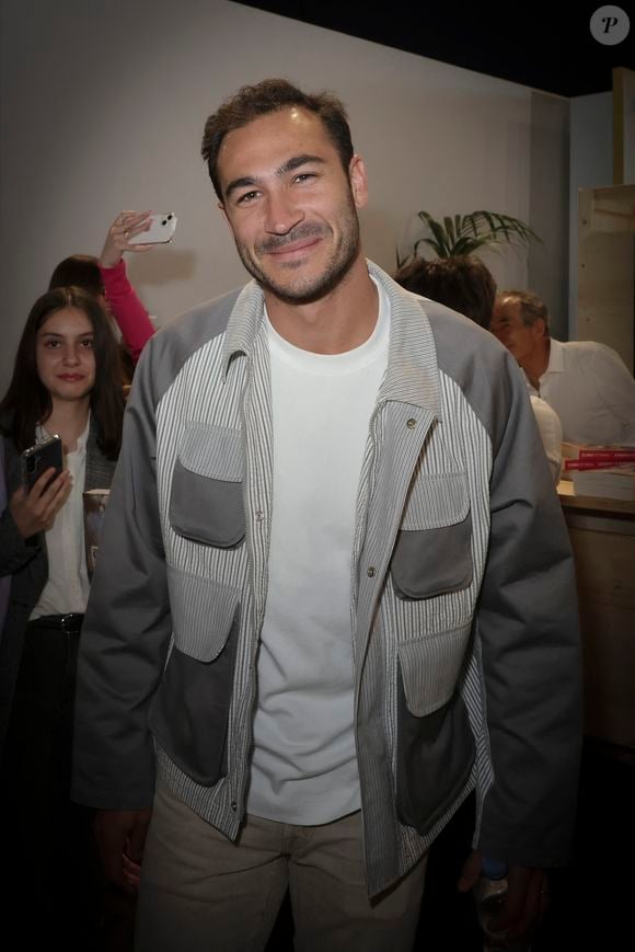 Valentin Kretz - La Famille Kretz lors du Festival du Livre de Paris , France, le 12 avril 2024. © Jack Tribeca / Bestimage