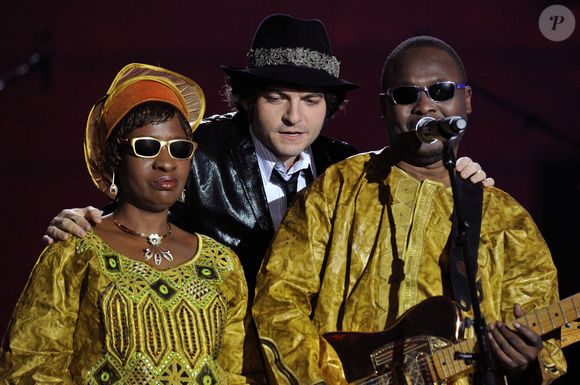 Le chanteur du duo Amadou et Mariam est décédé ce 4 avril 2025

En 2005, le duo vedette de musiciens aveugles avait remporté une Victoire de la musique pour son album "Dimanche à Bamako". Photo par Christophe Guibbaud/ABACAPRESS.COM