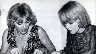 "Elles ne souhaitaient plus vivre" : Ces jumelles, vedettes des années 50 et 60, ont mis fin à leurs jours en même temps à l'âge de 89 ans