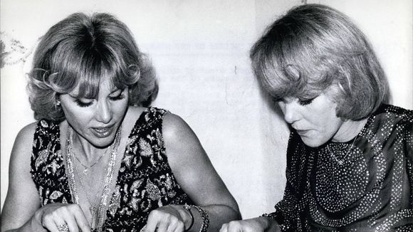 "Elles ne souhaitaient plus vivre" : Ces jumelles, vedettes des années 50 et 60, ont mis fin à leurs jours en même temps à l'âge de 89 ans