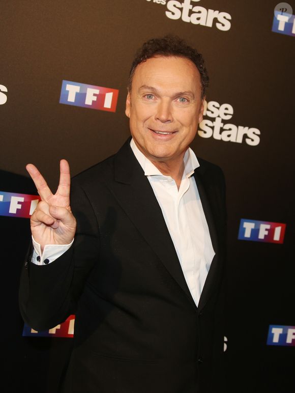 Julien Lepers au photocall de l'émission "Danse Avec Les Stars - Saison 7" à Boulogne-Billancourt, le 28 septembre 2016.
© Denis Guignebourg/Bestimage