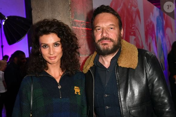 Mais aussi la modèle et DJ vietnamienne Angie Vu Ha, la mère d'Emma-Rose, née en 2018 et, plus récemment, la top model roumaine Stefania Cristian. 

Samuel Le Bihan et Stefania Cristian - Lancement de la nouvelle collection de lunettes de sport Tommy Hilfiger en présence de ses ambassadeurs S. Ramos, S. James et N. Pescetto au Palais de Tokyo à Paris le 29 mars 2023. © Veeren/Bestimage