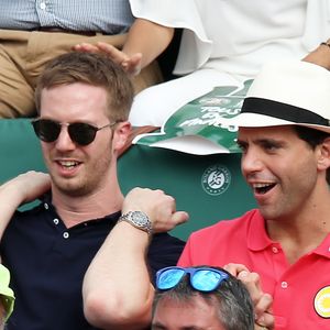 Le couple a été aperçu ensemble à Roland-Garros ou lors de dîners officiels prestigieux.

Le chanteur Mika et son compagnon Andy Dermanis - People dans les tribunes lors de la finale homme des Internationaux de Tennis de Roland-Garros à Paris le 11 juin 2017.
© Dominique Jacovides-Cyril Moreau / Bestimage