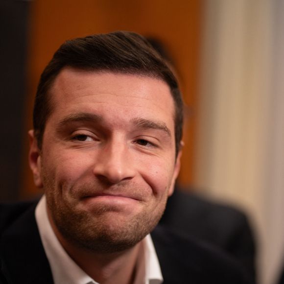 Portrait de Jordan Bardella, président du Rassemblement national et candidat à l'élection présidentielle française de 2027, lors de sa visite à Nice le 7 novembre 2025 pour dédicacer son livre. © Alejandro Martinez Gonzalez/PsnewZ/Bestimage