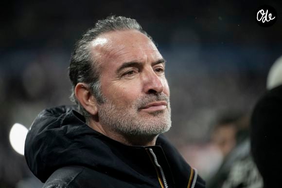 Jean Dujardin lors du match international de rugby à XV du Tournoi des Six Nations opposant la France à l'Irlande au Stade de France à Saint-Denis, en banlieue parisienne, le 5 février 2026.Photo : Eliot Blondet/ABACAPRESS.COM