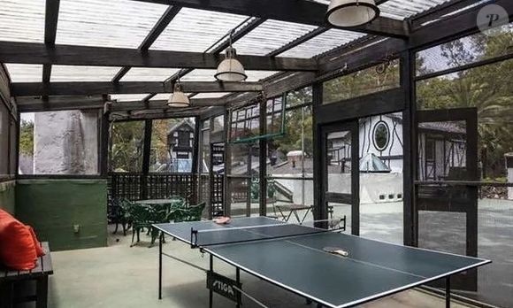 Lady Gaga vend sa maison de Los Angeles à Elizabeth Lizzy Jagger pour 6,5 millions de dollars. Anciennement acquise par F.Zappa, la propriété, composée de six chambres et cinq salles de bains, avait été achetée environ 5,3 millions de dollars par la chanteuse et actrice en 2016. Le 19 novembre 2021.
Backgrid UK/ Bestimage