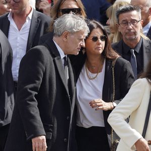 Francis Huster et Cristiana Reali après les funérailles de Jean-Paul Belmondo à l'église Saint-Germain-Des-Pres à Paris, France, le 10 septembre 2021. Le célèbre acteur français Jean-Paul Belmondo est décédé lundi 6 septembre à l'âge de 88 ans. Photo by ABACAPRESS.COM