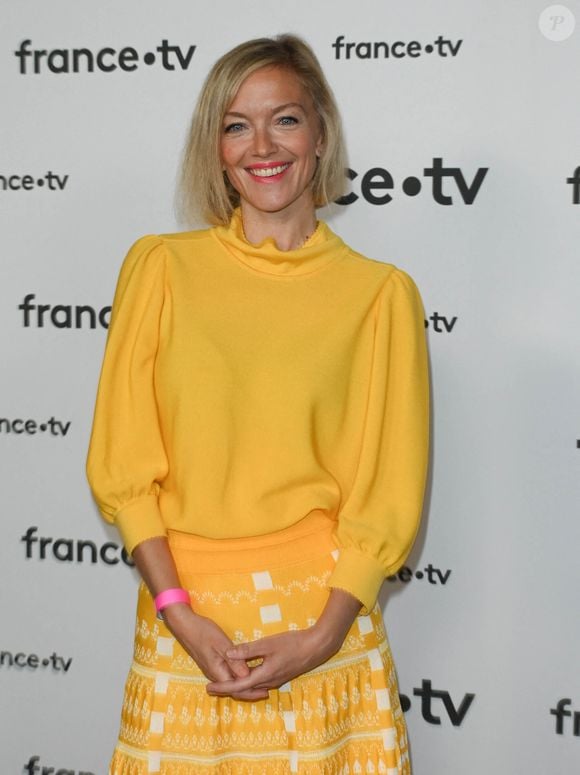 Elle présente "Télématin" le week-end et officie comme joker de Julian Buger au JT de 13 heures sur France 2

Maya Lauqué au photocall pour la conférence de presse de rentrée de France TV à la Grande Halle de la Villette à Paris, France, le 6 juillet 2022. © Coadic Guirec/Bestimage