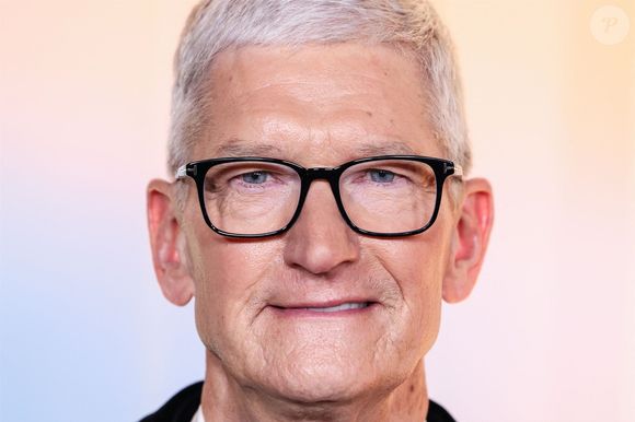 "Tim Cook deviendra président exécutif du conseil d’administration d’Apple", précise le communiqué.

Apple TV+'s 77th Annual Primetime Emmy Awards Party à Ysabel le 14 septembre 2025 à West Hollywood, Los Angeles, California.

Sur la photo : Tim Cook 

Photo : Backgrid USA / Bestimage