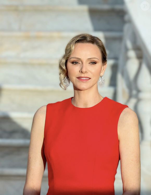 La princesse Charlène de Monaco arrivant au dîner d'état en l'honneur de la visite du couple présidentiel français au palais princier de Monaco, le 7 juin 2025. © Claudia Albuquerque/Bestimage