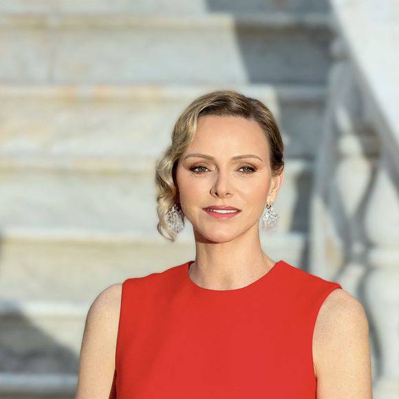 La princesse Charlène de Monaco arrivant au dîner d'état en l'honneur de la visite du couple présidentiel français au palais princier de Monaco, le 7 juin 2025. © Claudia Albuquerque/Bestimage