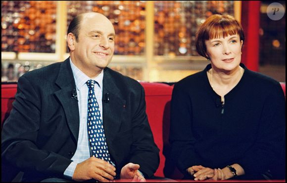 Bernard Loiseau et sa femme Dominique lors de l'enregistrement de l'émission "Vivement Dimanche" en 2000. 
VALENTE SEBASTIEN / BESTIMAGE