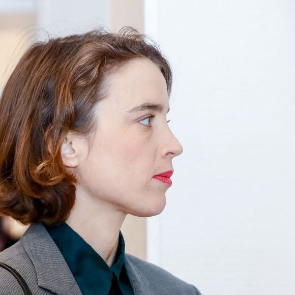 Elle l'accuse d'agression sexuelle quand elle avait entre 12 et 14 ans

Adèle Haenel arrive au tribunal - Le réalisateur Christophe Ruggia, poursuivi pour agressions sexuelles envers la comédienne Adèle Haenel, condamné à deux de prison ferme avec port de bracelet électronique va faire appel de la décision, au tribunal judiciaire de Paris, France, le 3 février 2025. © Christophe Clovis/Bestimage