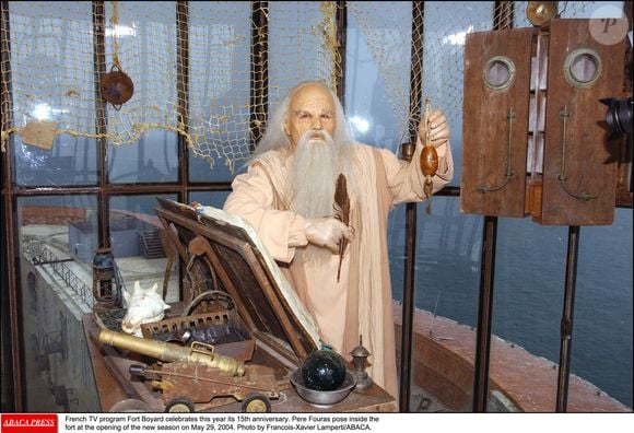 L'émission Fort Boyard fête cette année ses 15 ans. Le Père Fouras pose à l'intérieur du fort lors de l'ouverture de la nouvelle saison, le 29 mai 2004. Photo : François-Xavier Lamperti/ABACA.