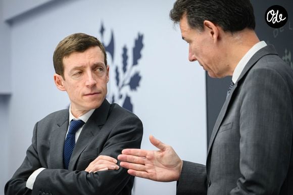 Le gouvernement envisage des ajustements concrets sur le fonctionnement de Parcoursup et la gestion de l'orientation scolaire.

Édouard Geffray, Ministre de l’Éducation nationale, Philippe Baptiste, Ministre de l’Enseignement supérieur, de la Recherche et de l’Espace lors d'une réunion interministérielle à Paris, le 18 octobre 2026. 

© Eric Tschaen / Pool / Bestimage