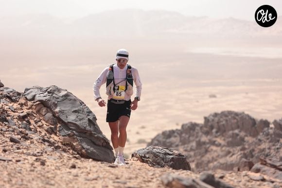 Les deux aventuriers abordent ce nouveau défi familial comme le plus beau trail de leur vie.

Illustration du Marathon des Sables 2023 dans le désert marocain, le 24 avril 2023.

© Jon Bromley/Action Plus Sports via Zuma Press/Bestimage