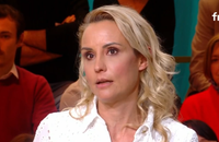 Elodie Gossuin revient sur ce qu'elle a vécu à Dubaï  dans l'émission "Quelle époque !" sur France 2 et juge avoir été une mauvaise mère dans ces instant.