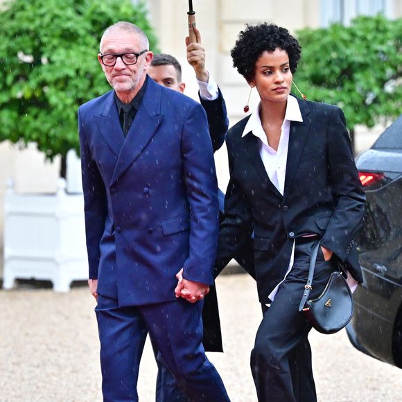 Vincent Cassel et sa compagne Narah Baptista - Arrivées des personnalités au dîner d’État en l’honneur du président brésilien et de sa femme au palais présidentiel de l’Élysée à Paris le 5 juin 2025.

© Christian Liewig / Bestimage
