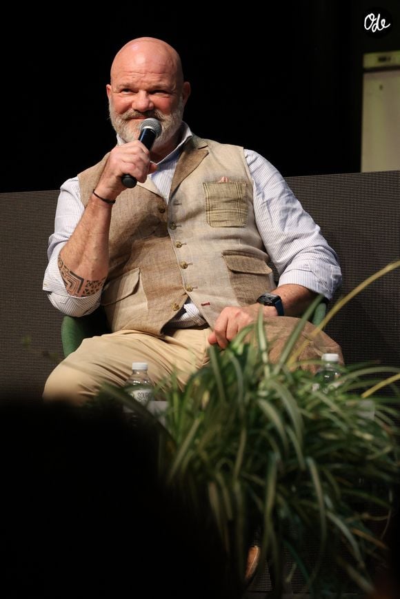 Le chef Philippe Etchebest au 20ème Festival du Livre gourmand au Théâtre de Périgueux, le 15 novembre 2025. ©Jean-Marc LHOMER/Bestimage.