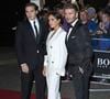 Ayant grandit sous le feu des projecteurs, le fils aîné des Beckham s'est illustré dans plusieurs domaines pour gagner sa vie. Après le mannequinat, le mari de Nicola Pelt a étudié la photographie avant de se passionner pour la cuisine.
Brooklyn Beckham, Victoria Beckham et David Beckham - Soirée "GQ Men of the Year" Awards à Londres le 3 septembre 2019. (AGENCE / BESTIMAGE).