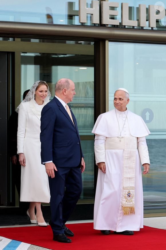 Départ du pape Léon XIV de l'héliport de Monaco en présence du prince Albert II et de la prince Charlène - Visite historique en principauté du pape Léon XIV - Monaco le 28 mars 2026.
© Dominique Jacovides - Bruno Bebert / Bestimage