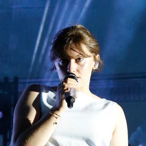 Marine Delplace en concert au Festival des Sables-d'Olonne, France, le 26 juin 2026. © Noël Carrier/Bestimage