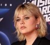 En ce qui concerne la tête de lit de Louane - de couleur bordeaux, en tissu, et d'inspiration florale - nous avons trouvé un modèle similaire, plusieurs d'ailleurs.
Louane Emera au photocall de la 25ème cérémonie des "NRJ Music Awards (NMA)" au palais des Festivals et des Congrès de Cannes, France, le 10 novembre 2023. © Dominique Jacovides/Bestimage