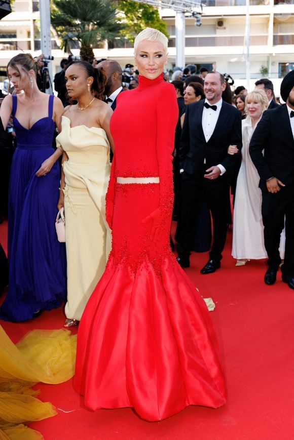 Adriana Karembeu - Montée des marches du film " La bataille de Gaulle : L'âge de fer " lors du 79ème Festival International du Film de Cannes, le 20 mai 2026. © Jacovides-Moreau / Bestimage