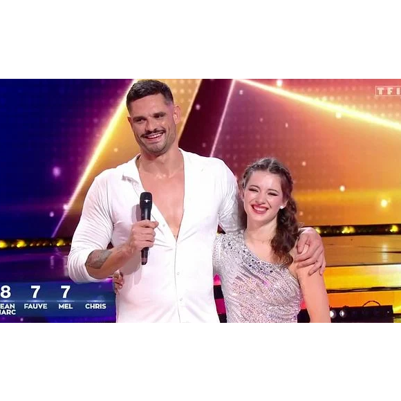 "Du beau monde hier au palais des sports", fait savoir une publication Instagram du compte officiel du club de Tremblay, à travers laquelle des photos d'Elsa Bois et Florent Manaudou très concentrés sur le match ont été glissées. 

Florent Manaudou et Elsa Bois dans "Danse avec les stars", TF1+.