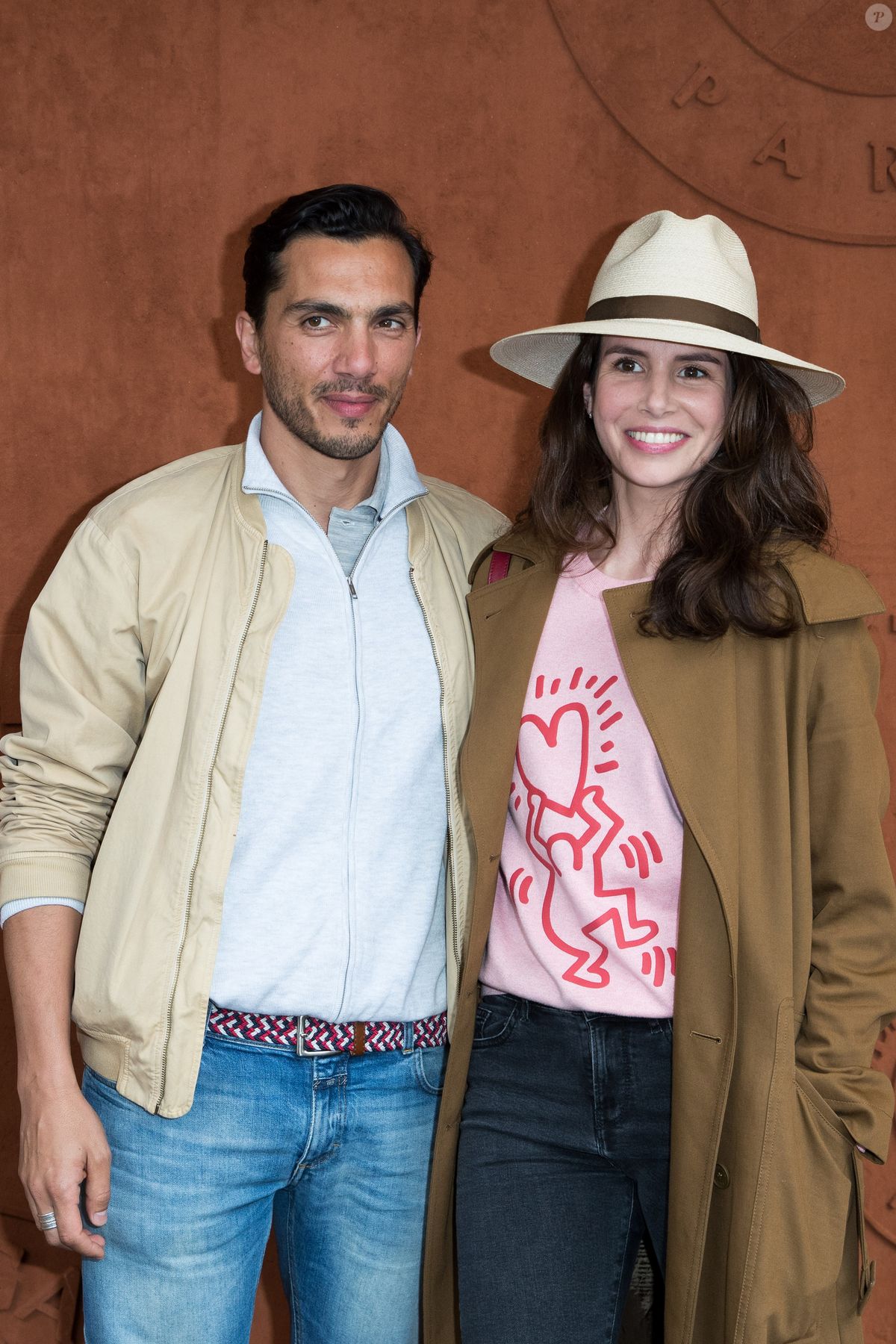 Photo : Louise Monot et son compagnon Samir Boitard au village lors des
