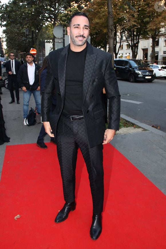 Info - Après les « Traîtres » sur M 6, Adil Rami va aussi participer à « Danse avec les Stars » sur TF1 - Adil Rami arrive au « Concerto pour la Paix » organisé par Omar Harfouch au Théâtre des Champs Élysées à Paris, France, le 18 Septembre 2024. 

© Bertrand Rindoff / Bestimage