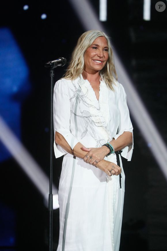 Zazie à l'enregistrement de l'émission "La fête de la Chanson française" au Dôme à Paris, présentée par Laury Thilleman et André Manoukian, et diffusée sur France 3. Crédit Christophe Clovis / Bestimage