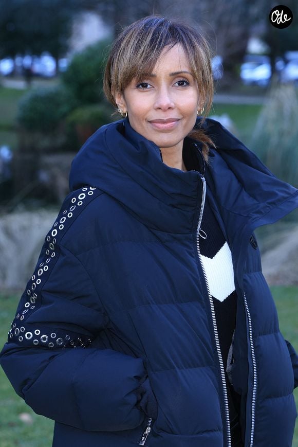 Elle apparaît notamment en pleine nature, en maillot de bain ou encore dans les ruelles de Saint-Guilhem-le-Désert. 

Sonia Rolland participe à la séance photo de « Crime à Cluny » lors du 26e Festival de la télévision de Luchon (Festival TV de Luchon) à Luchon, en France, le 7 février 2026. Photo de Jérôme Domine/ABACAPRESS.COM