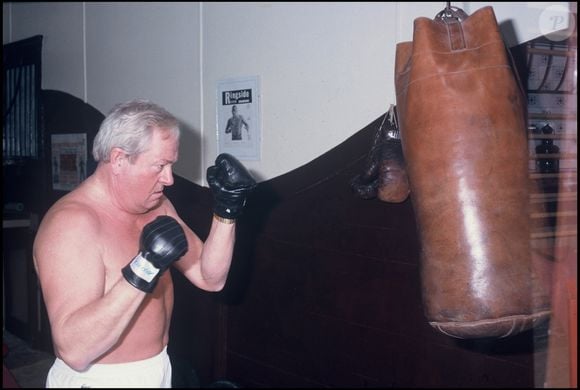 Jean-Marie Le Pen dans sa salle de sport en 1987.