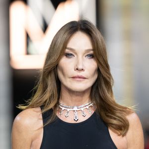 Carla Bruni - Défilé Messika Haute Joaillerie 2023 au Pavillon Cambon à Paris le 28 septembre 2023. Agence / Bestimage