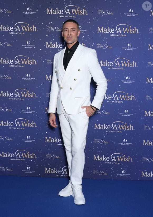 Maxime Dereymez - Photocall de la soirée "Make a wish" lors 63ème édition du Festival de television de Monte-Carlo à Monaco le 16 juin 2024. Make-A-Wish International organisera son premier événement caritatif à Monaco lors du Festival de Télévision de Monte-Carlo. "Night of 100 Stars" accueillera 100 invités prestigieux qui partagent la mission et l'engagement de Make-A-Wish à transformer la vie d'enfants gravement malades dans le monde entier.
Avec pour toile de fond, le Jardin Méditerranéen du Monte-Carlo Bay, la soirée débutera par un cocktail suivi d'un dîner sous les étoiles. © Denis Guignebourg/Bestimage