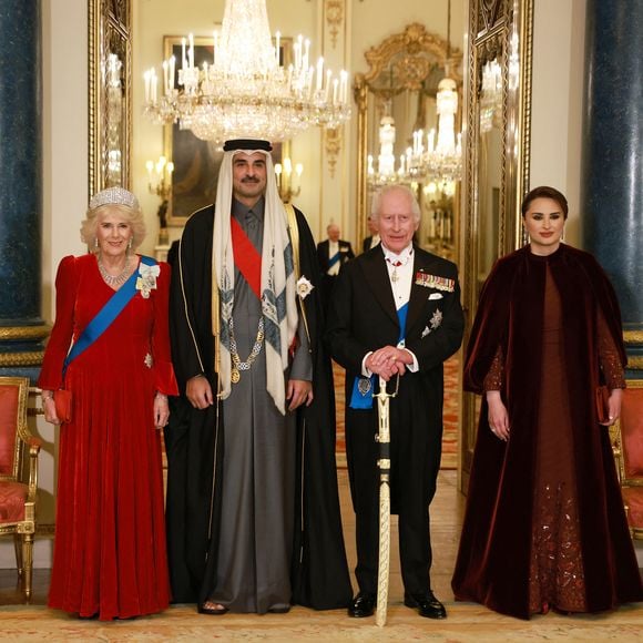 Le roi Charles III d'Angleterre et Camilla Parker Bowles, reine consort d'Angleterre - L'émir du Qatar Tamim ben Hamad Al-Thani et sa femme Jawaher bint Hamad bin Suhaim Al-Thani au dîner d'Etat au palais de Buckingham lors de sa visite d'Etat au Royaume-Uni, le 3 décembre 2024.