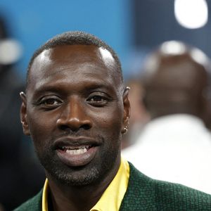 Omar Sy, qui est actuellement à l'affiche d'un film hollywoodien, a, lui aussi, reçu son invitation.

Omar Sy sur le tapis rouge du gala du Met 2025, le lundi 5 mai 2025 à New York. 

Photo : John Angelillo / UPI / ABACAPRESS.COM