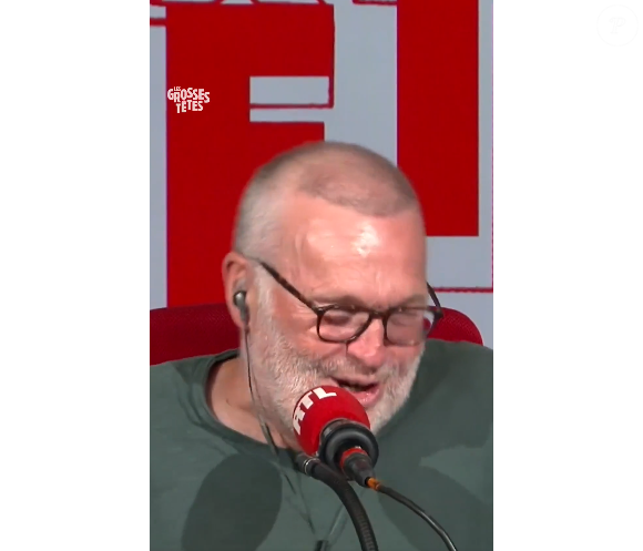 Seule une petite couronne de cheveux le recouvrait ce qui a suscité quelques interrogations de la part des internautes. 

Laurent Ruquier sur RTL pour présenter "Les Grosses têtes"