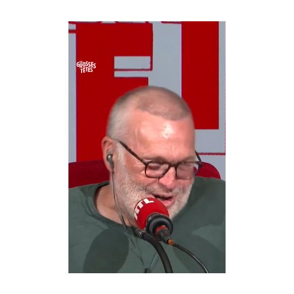 Seule une petite couronne de cheveux le recouvrait ce qui a suscité quelques interrogations de la part des internautes. 

Laurent Ruquier sur RTL pour présenter "Les Grosses têtes"