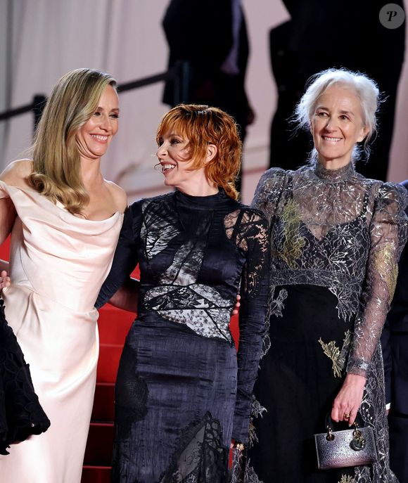 Cécile de France, Mylène Farmer, Tatiana de Rosnay - Montée des marches du film « Dalloway » lors du 78ème Festival International du Film de Cannes, au Palais des Festivals à Cannes. Le 15 mai 2025
© Jacovides-Moreau / Bestimage