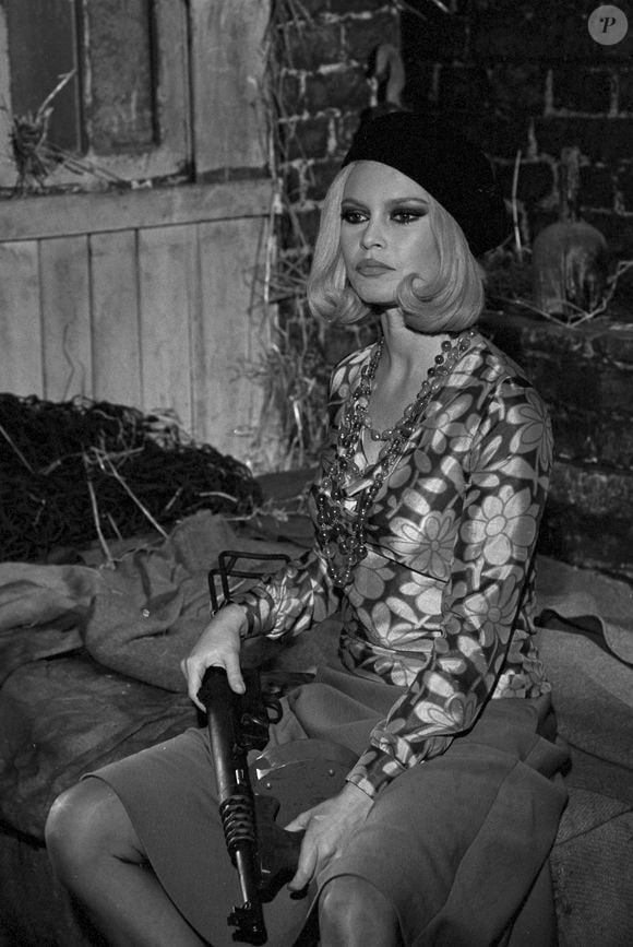Archives - En France, à Paris, Brigitte BARDOT, lors du duo pour la chanson "Bonnie and Clyde". Le 15 novembre 1967
© Bernard Leguay via Bestimage