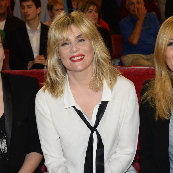 Marie-Amélie Seigner, Emmanuelle Seigner et Mathilde Seigner - Enregistrement de l'émission "Vivement Dimanche" à Paris le 13 mai 2014. L'émission sera diffusée le 18 mai 2014. (COADIC GUIREC / BESTIMAGE).