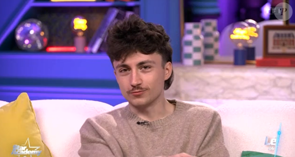 Les fans qui suivent assidûment la quotidienne pouvaient se douter que Léo retrouverait son célibat. 

Léo, candidat de la Star Academy