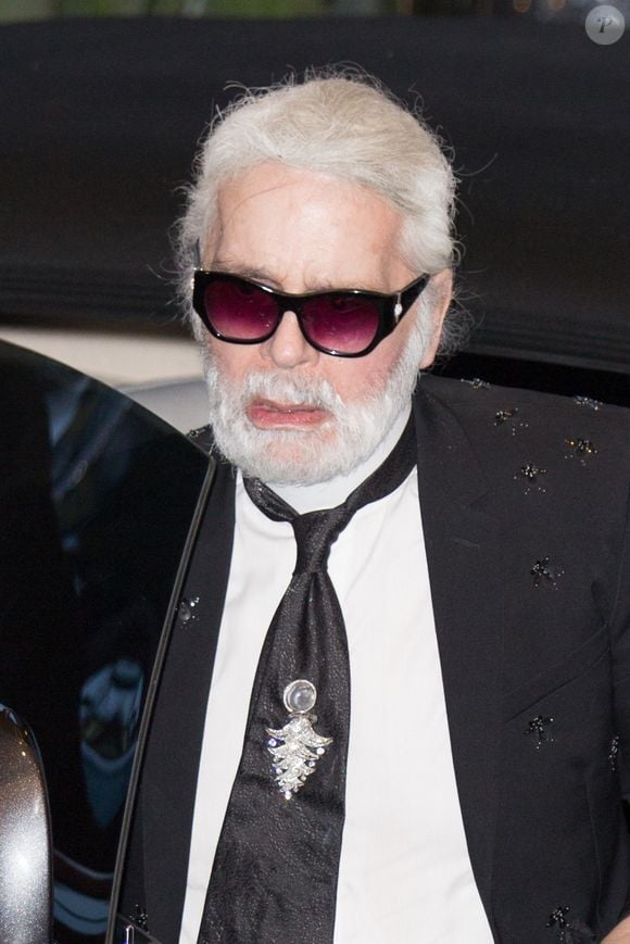 Et voilà que son ancien manoir, situé à Louceviennes, dans les Yvelines, va bientôt être vendu aux enchères. 
Karl Lagerfeld arrivant à l'événement Vanity Fair Chanel à l'hôtel Marriot pendant le 71e festival de Cannes le 09 mai 2018 à Cannes, France. ©Nasser Berzane/ABACAPRESS.COM