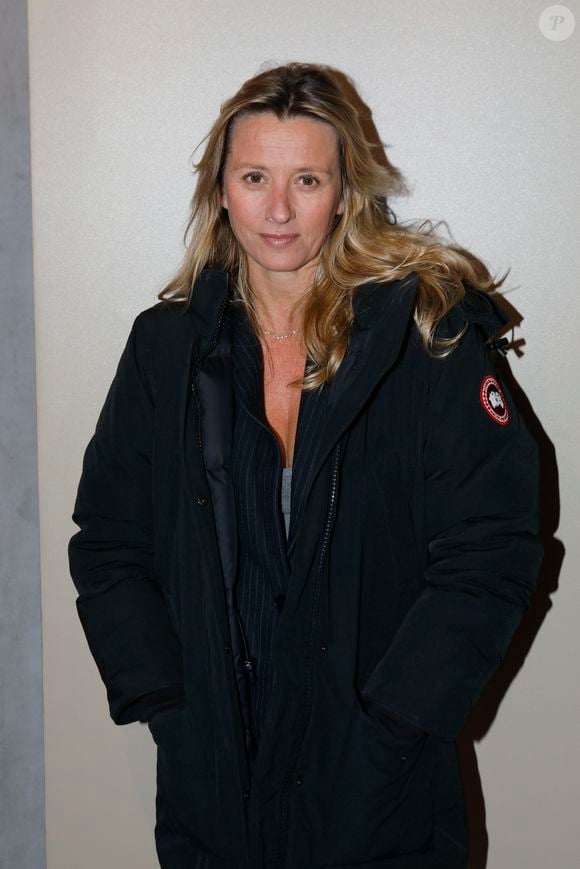 Pour la décoration, Sarah Poniatowski explique ensuite d'être voulu "assez sobre". 

Exclusif - Sarah Lavoine - Soirée à l'occasion de l'ouverture de la nouvelle boutique "Canada Goose" au 283 rue Saint-Honoré dans le 8ème arrondissement à Paris le 23 janvier 2020. © Christophe Clovis/Bestimage