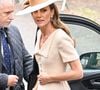 Kate Middleton a bluffé par sa classe

Kate Middleton pour le mariage royal de Peter Phillips et Harriet Sperling à l'église All Saints' Church de Kemble. Photo : Backgrid UK/ Bestimage