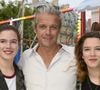 David Brécourt a parfois été un papa absent
David Brécourt et ses filles Esther et Salomé - Inauguration de la Fête des Tuileries à Paris"